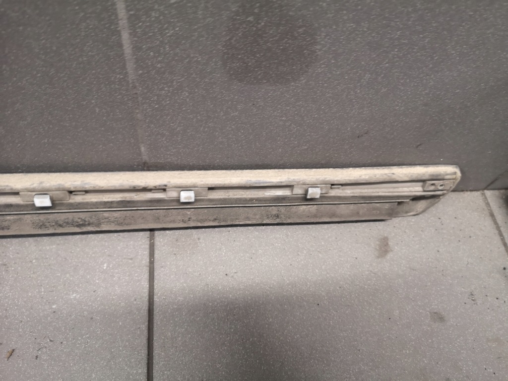 фото №11, Молдинг дверь правый задняя audi a6 c5 lift lx7z