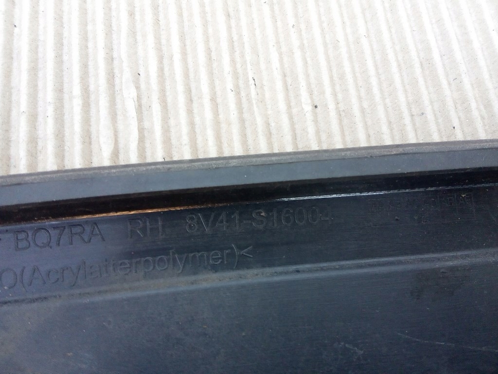 фото №6, Ford kuga mk1 08-12r- заглушка треугольник правый хром