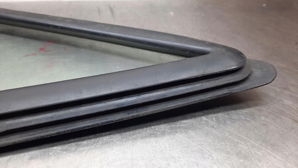 фото №15, Стекло дверь правый перед треугольник fiat ducato ii 01r