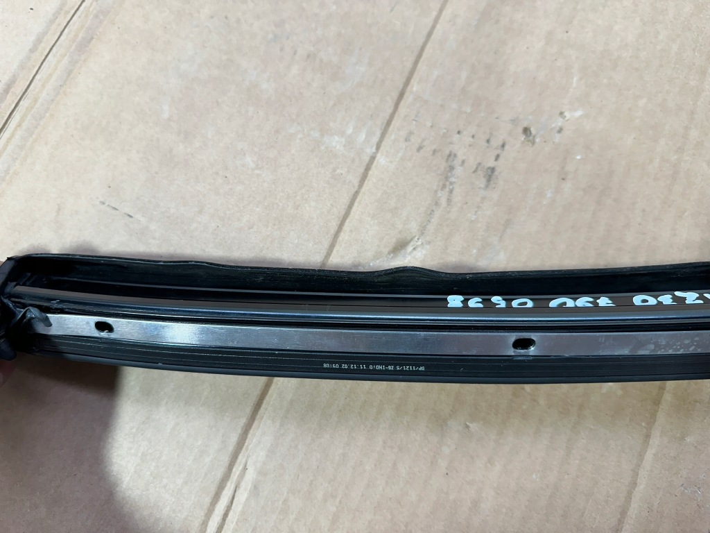 Уплотнитель  крыша левая, потолка, стекло передок , передняя mercedes sl r230, w230 Оригинал