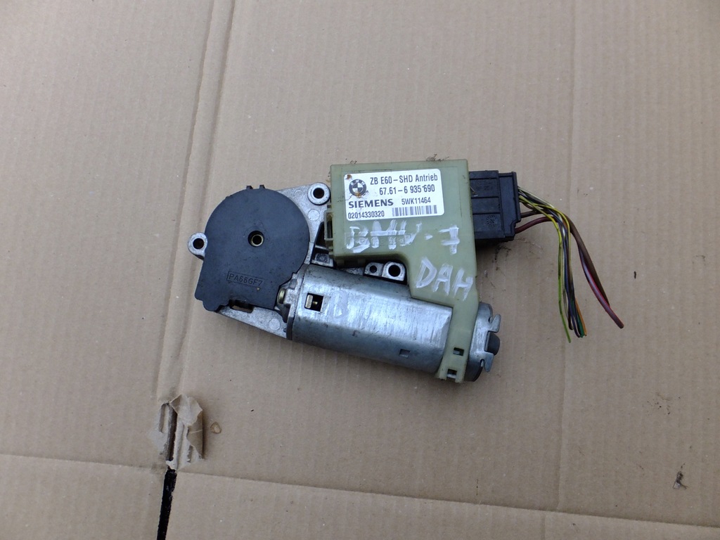 фото №1, Моторчик люк bmw e65 6935690