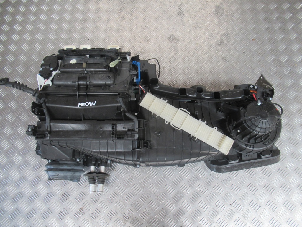 фото №1, Idealna обігрівач porsche macan 8t1820005r