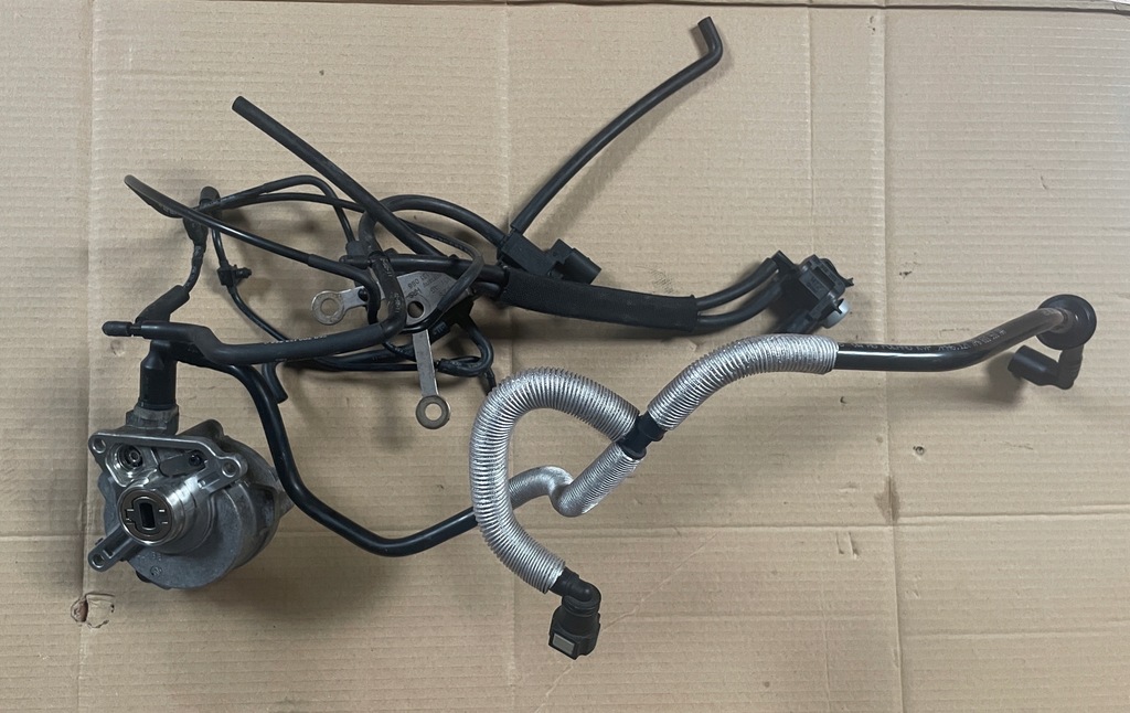 фото №1, Насос вакуум vw touareg 03h145100c