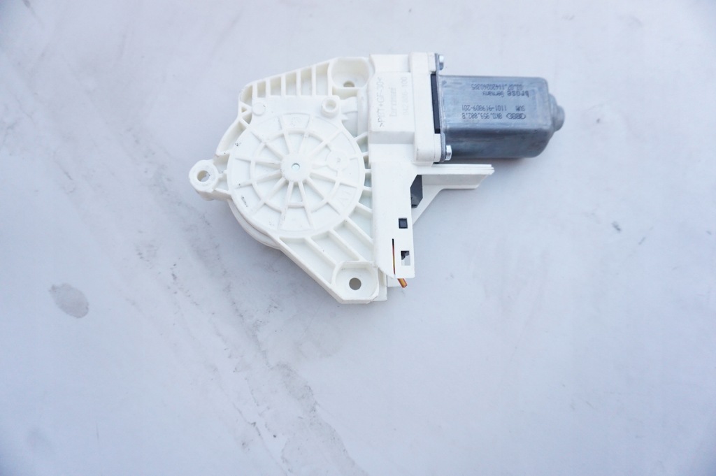 фото №1, Моторчик стекло 8k0959802b audi a6 c7