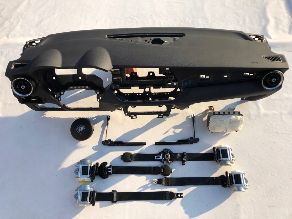 фото №1, Alfa roemo stelvio панель приладів панель приладів консоль подушки безпеки