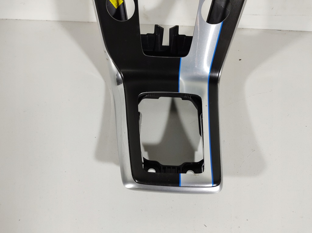 фото №2, Volvo v40 12- рамка радио панель обдув