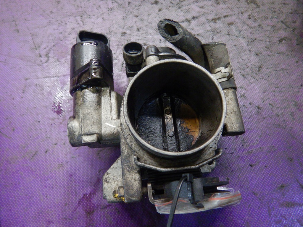 фото №1, Opel vectra b 95-99 1.6 дроссельная заслонка 90501011