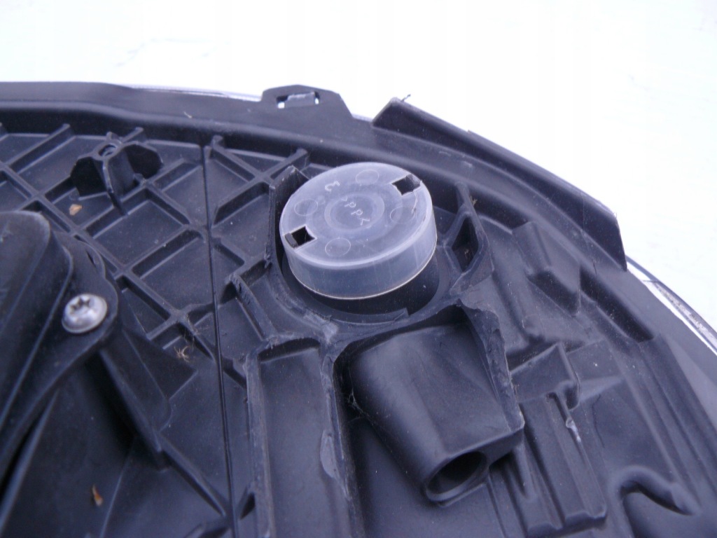 Ford kuga mk2 рестайлинг  bi-xenon поворотный led левый в Украине