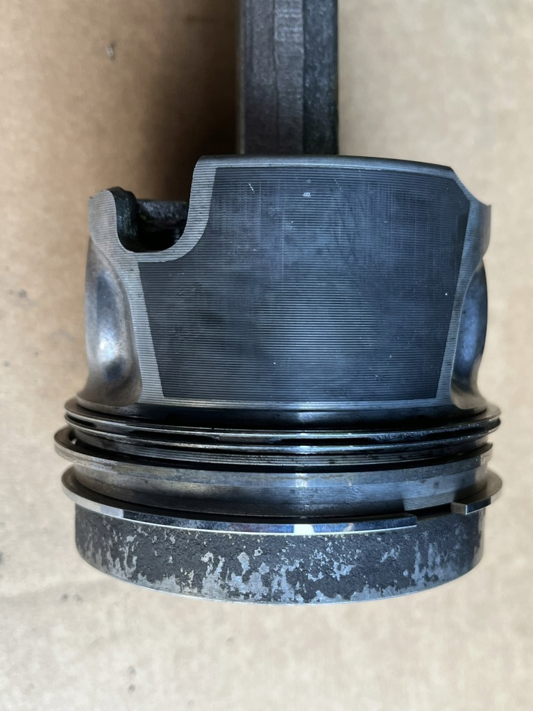 Поршень шатун vw seat skoda 2.0tdi cff 038j в Україні