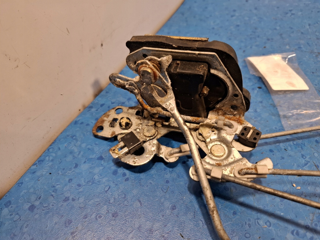 фото №8, Isuzu trooper ii замок двері задня правий