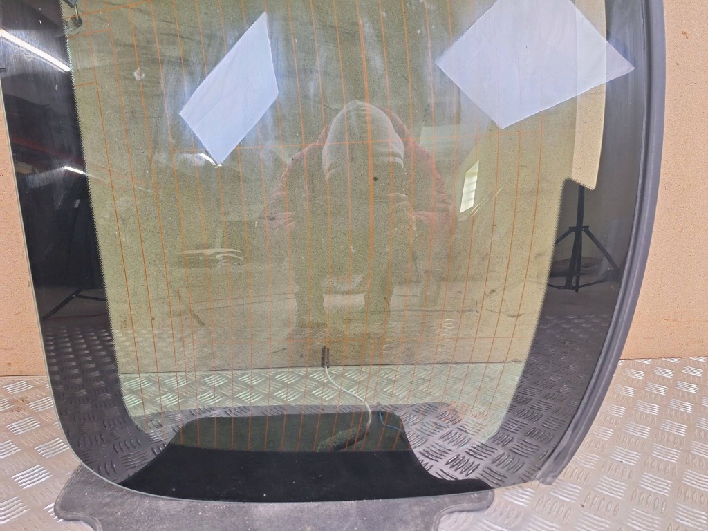 Стекло задняя mercedes-benz cla c117 x117 w117 a1176700180 Оригинал