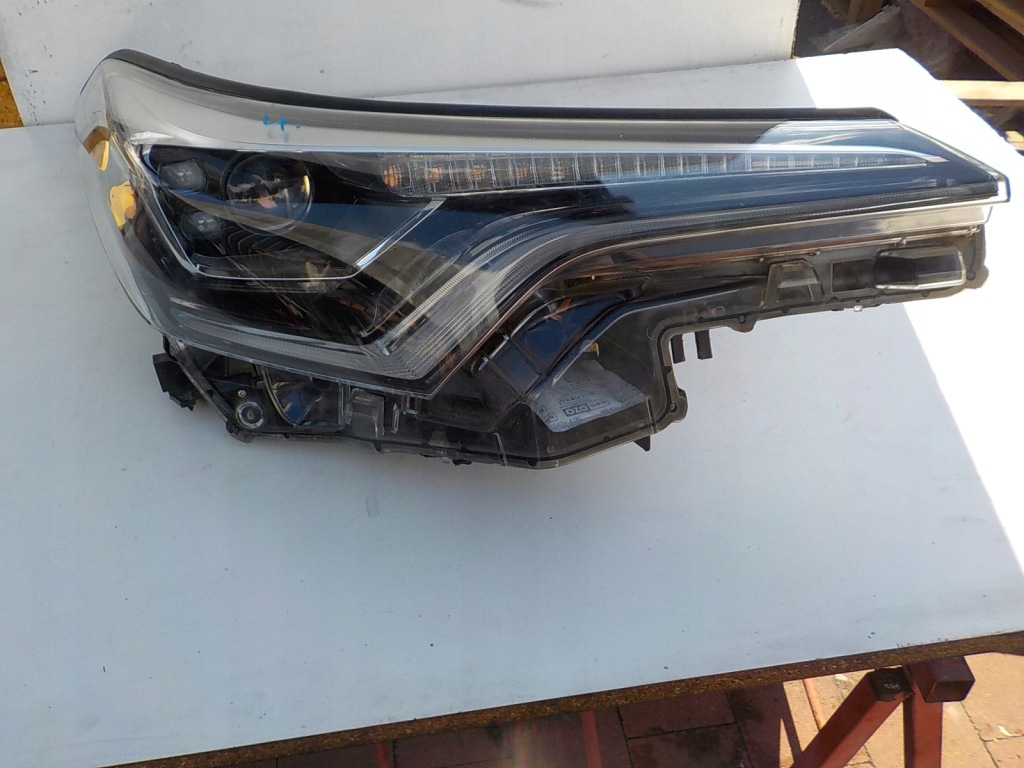 фото №1, Toyota chr лампа full led правая 81110-f4170-00