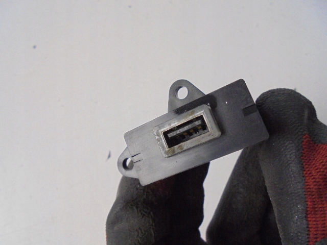 фото №2, Разъём usb alfa romeo stelvio