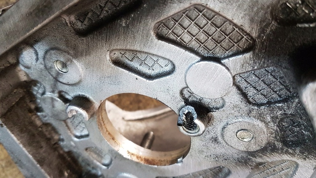 фото №5, Кронштейн насоса уприскування fiat croma lift 1.9 jtd