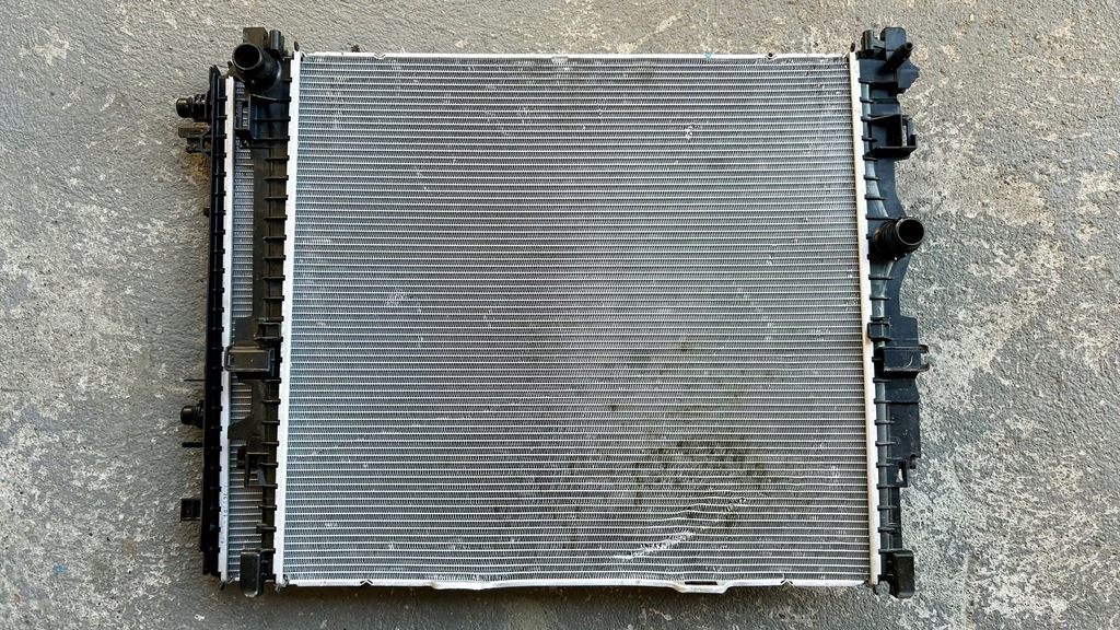 фото №1, Радиатор радиатор вентилятор bmw 5 g60 i5 7925806 7925808 7925818