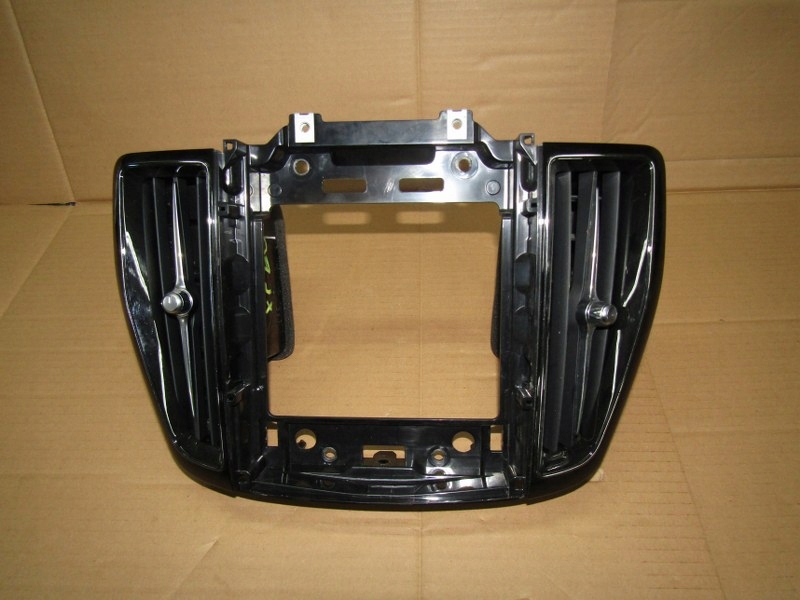 фото №1, Volvo xc60 ii рамка декоративна повітропровід решітка панелі консолі 31477274