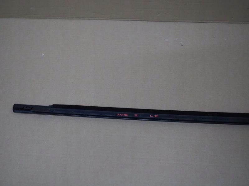 фото №7, Молдинг уплотнитель дверь parapet левый перед peugeot 208 ii 9823196280