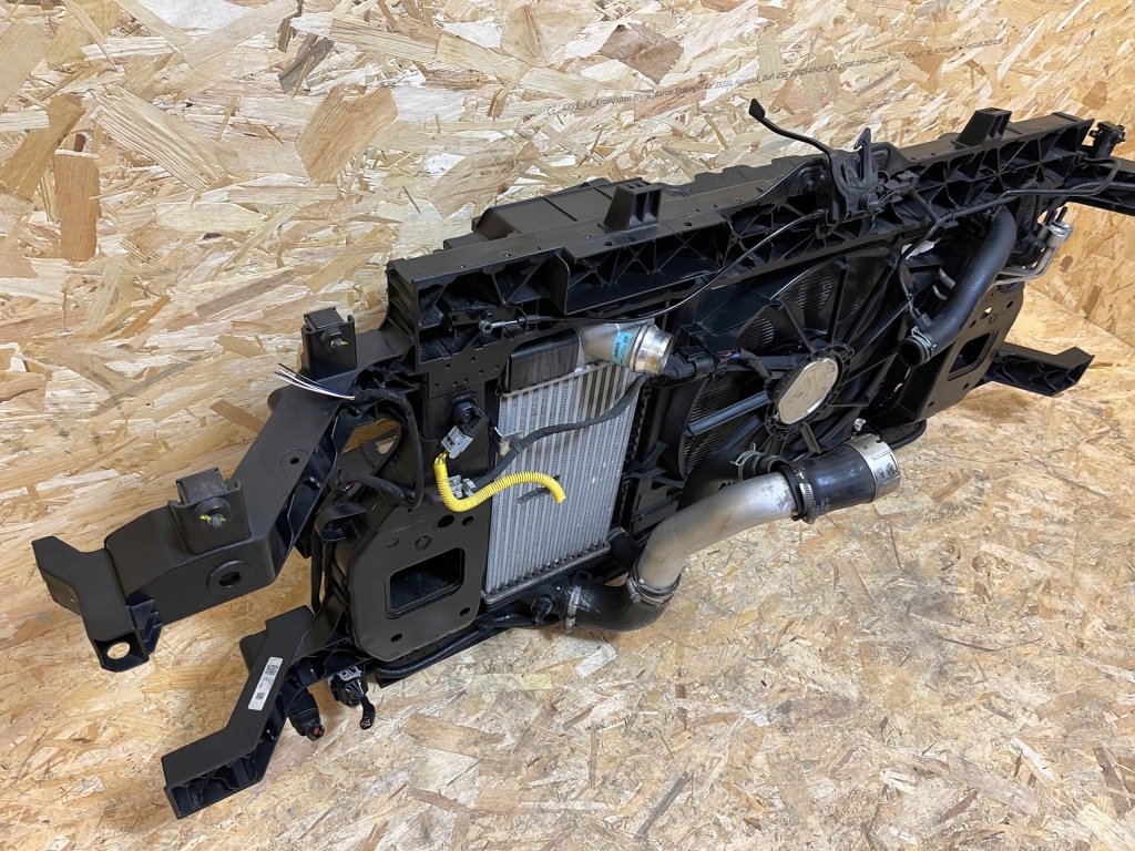 Kompletny pas передний радиатор усилитель hyundai staria 2.2d 2023r Оригинал