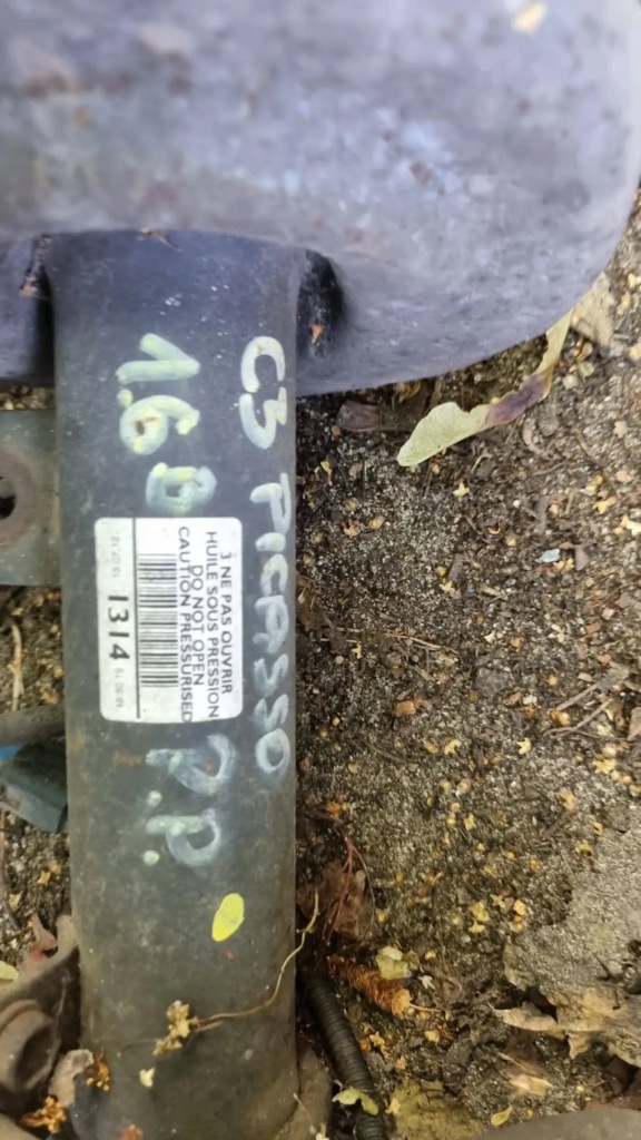 фото №3, Амортизатор правый перед citroen c3 picasso 1.6 vti