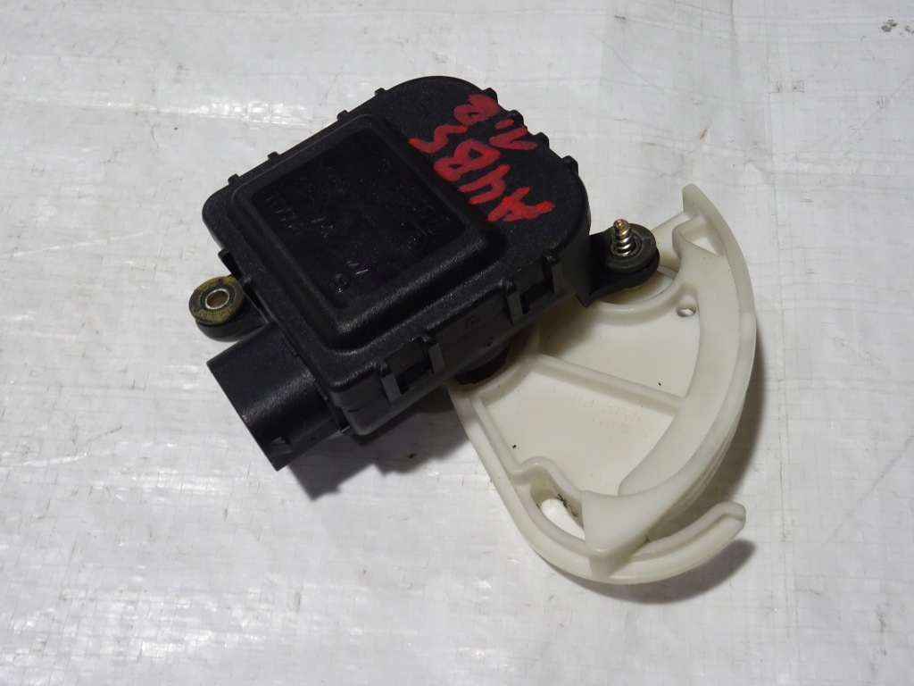 Купити Моторчик обігрівача audi a4 b5 рестайлінг  0132801148