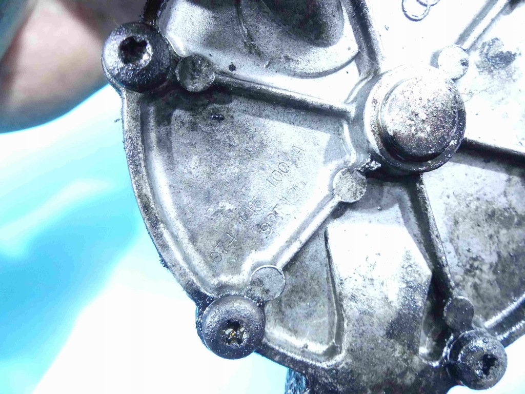 фото №6, Насос вакуум vw transporter t4 074145100a 2.4d