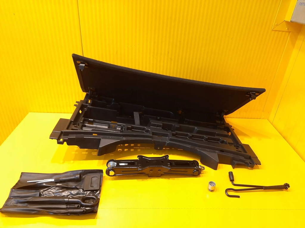 фото №8, Audi a4 b9 kombi бардачок багажника інструменти