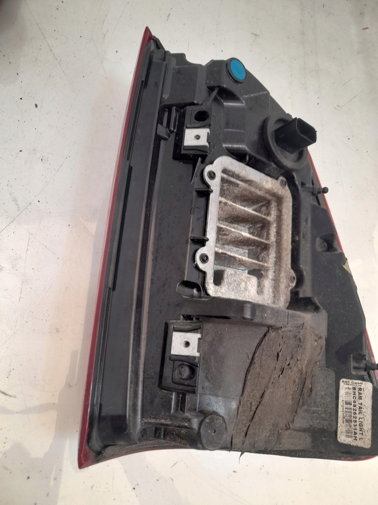 фото №13, Dodge ram 19- лампа левый правый задняя usa