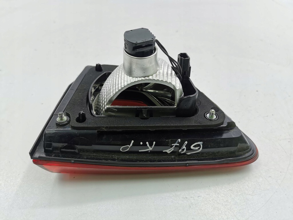 фото №8, Renault kadjar 2016 левая сторона лампы задний крышки багажника