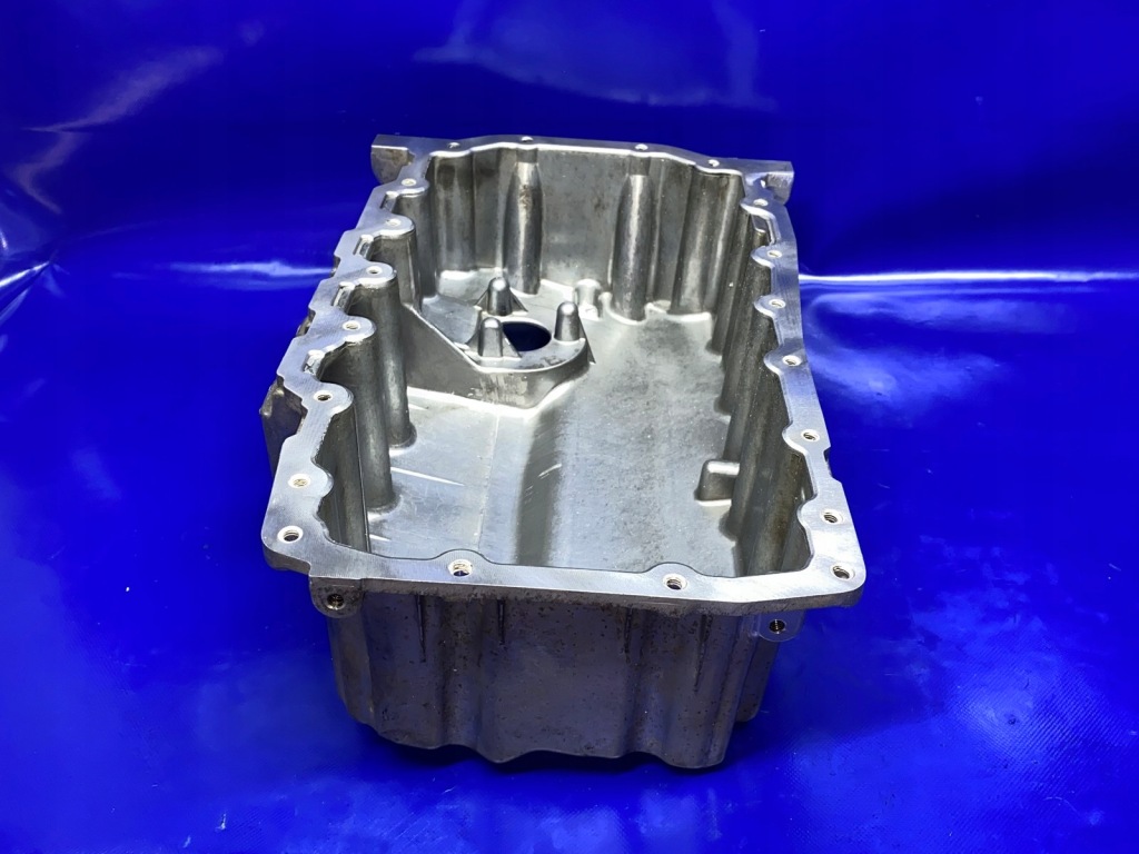 Поддон масляная vw passat b7 2.0 tdi cff seat skoda audi 03g103603ab Киев