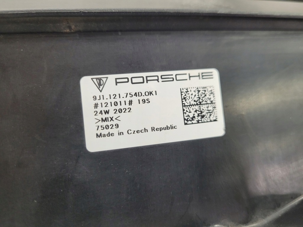 фото №12, Повітропровід шторка жалюзі повітря права porsche taycan 9j1 19-