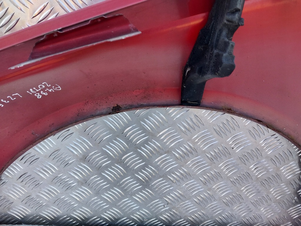 фото №11, 64. крила правий перед audi a4 b8 lz3f