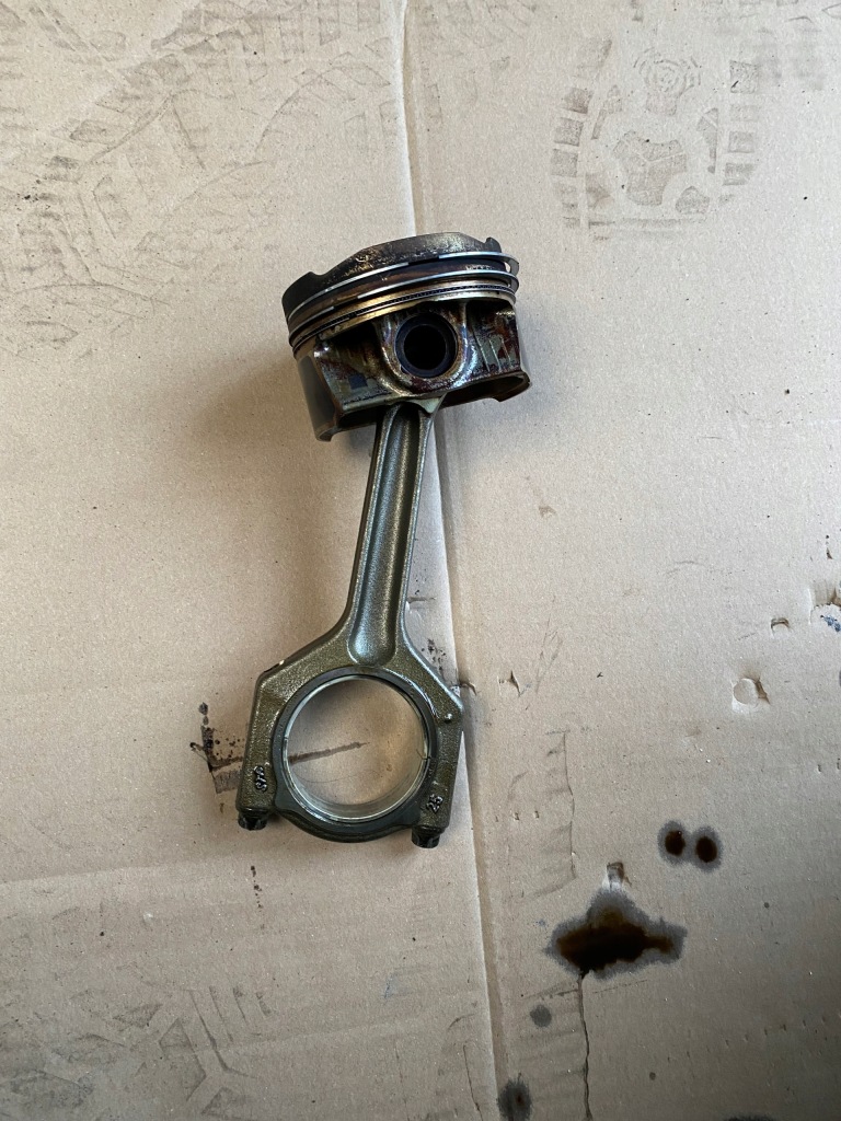 фото №1, Bmw 3 f30 2.0i поршень шатун 7846593