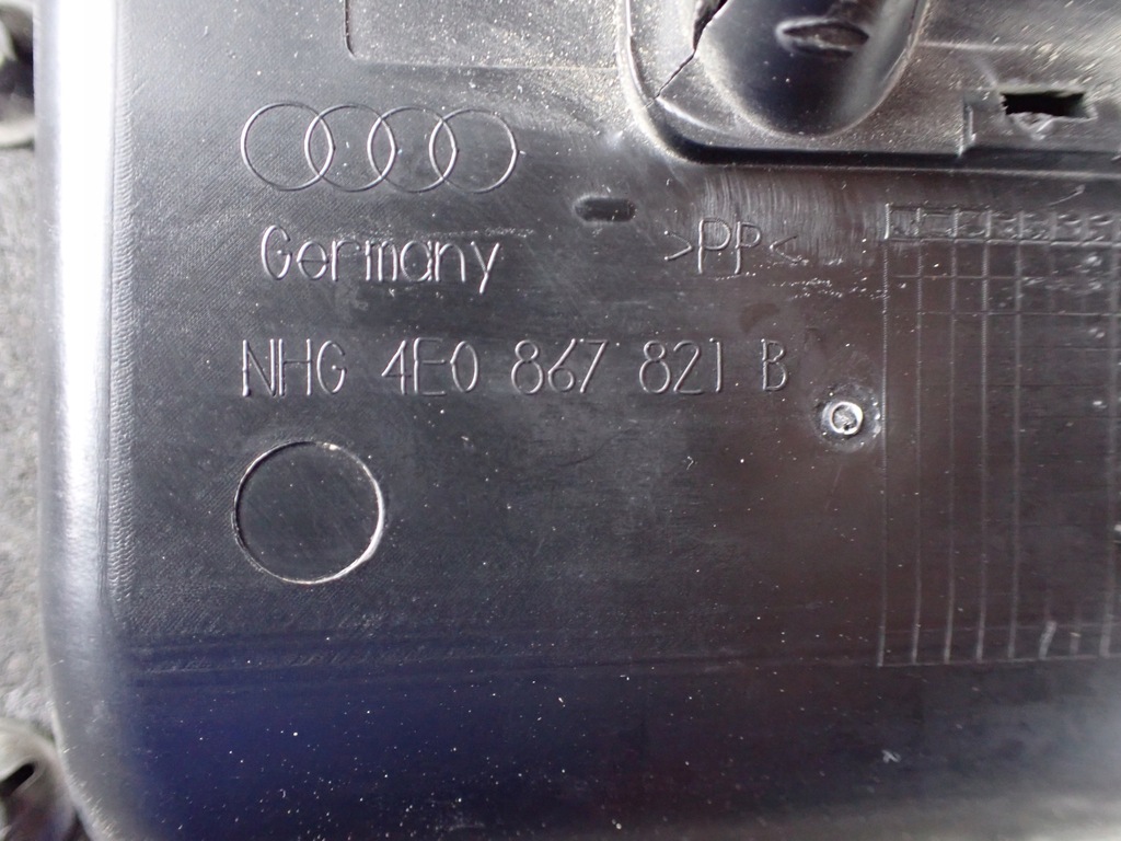 фото №13, Защита обивка крышки багажника ручка audi a8 s8 d3 5.2 короткий 4e0867975k