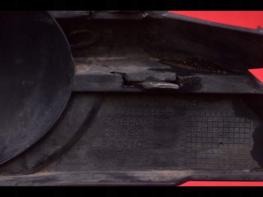 фото №11, Решётка бампера правая 1q0853666b vw eos 06-10