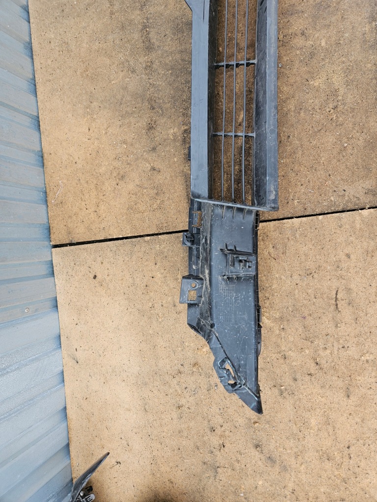 Tesla model 3 highland решётка бампера перед в Украине