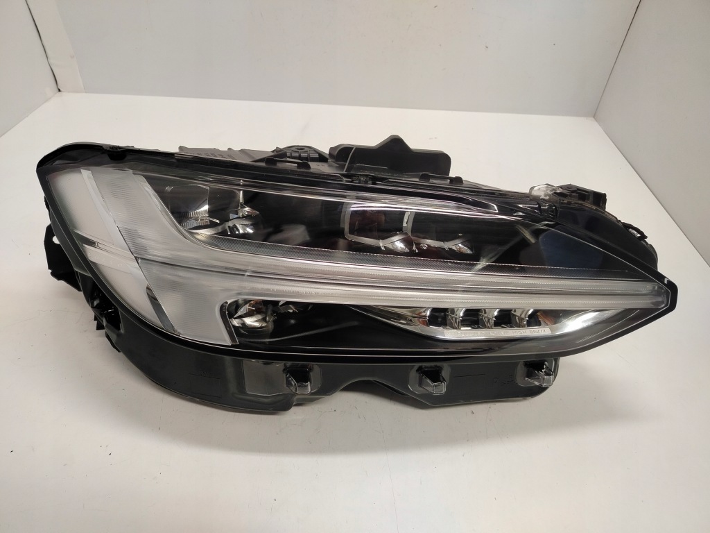 фото №1, Volvo s90 v90 full led 2 модули лампа правая