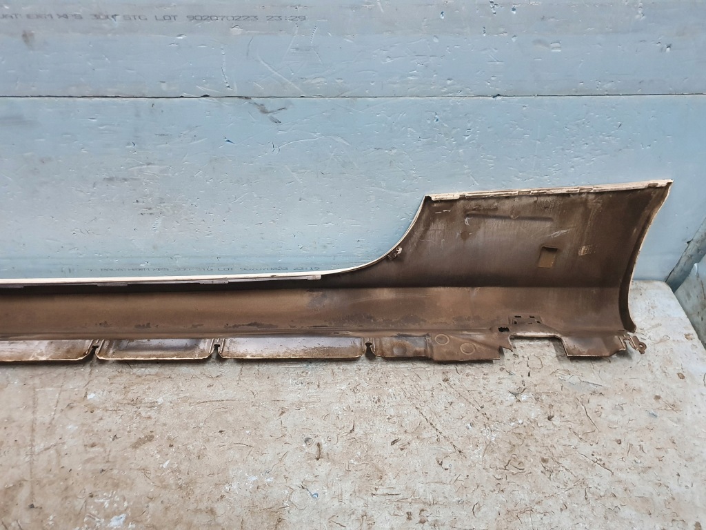 Порог молдинг mercedes e-klasa w238 coupe amg правый Киев