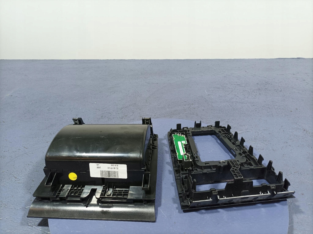 Skoda octavia 3 рамка панель перемикання передач dsg popielnczka 5e1713203m Київ