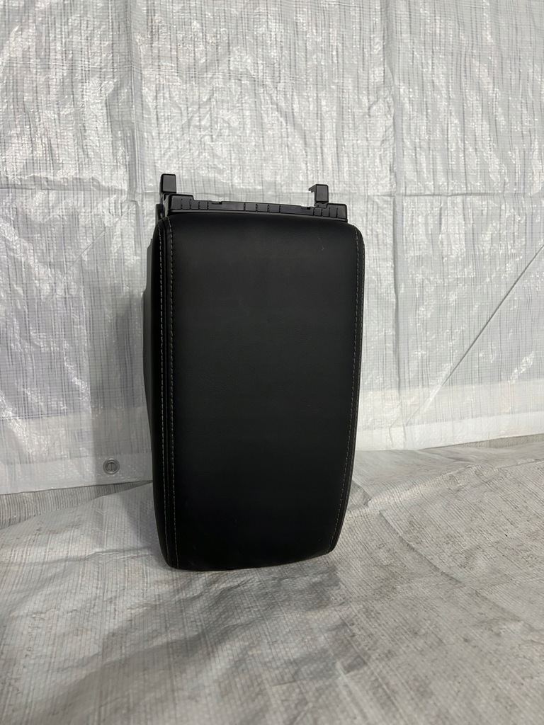 фото №1, Outlander iii lift phev подлокотник