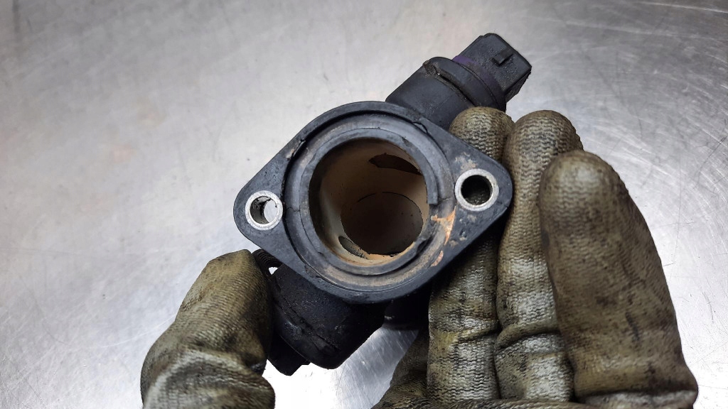 фото №5, Патрубок wody датчик 074121132 vw lt 35 2.5 sdi 97r