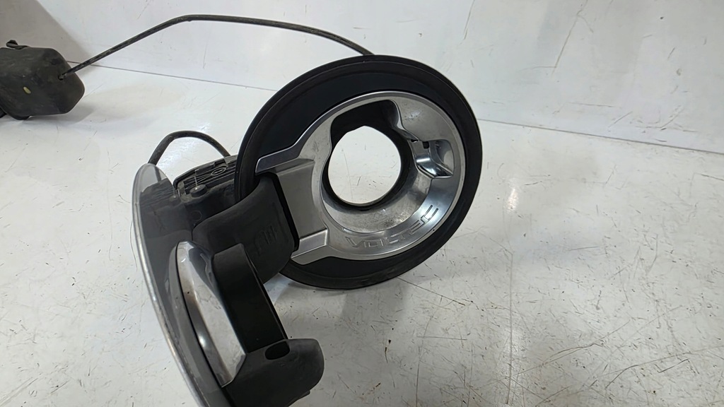 фото №8, Крышка багажника разъём соединитель зарядки opel ampera chevrolet volt