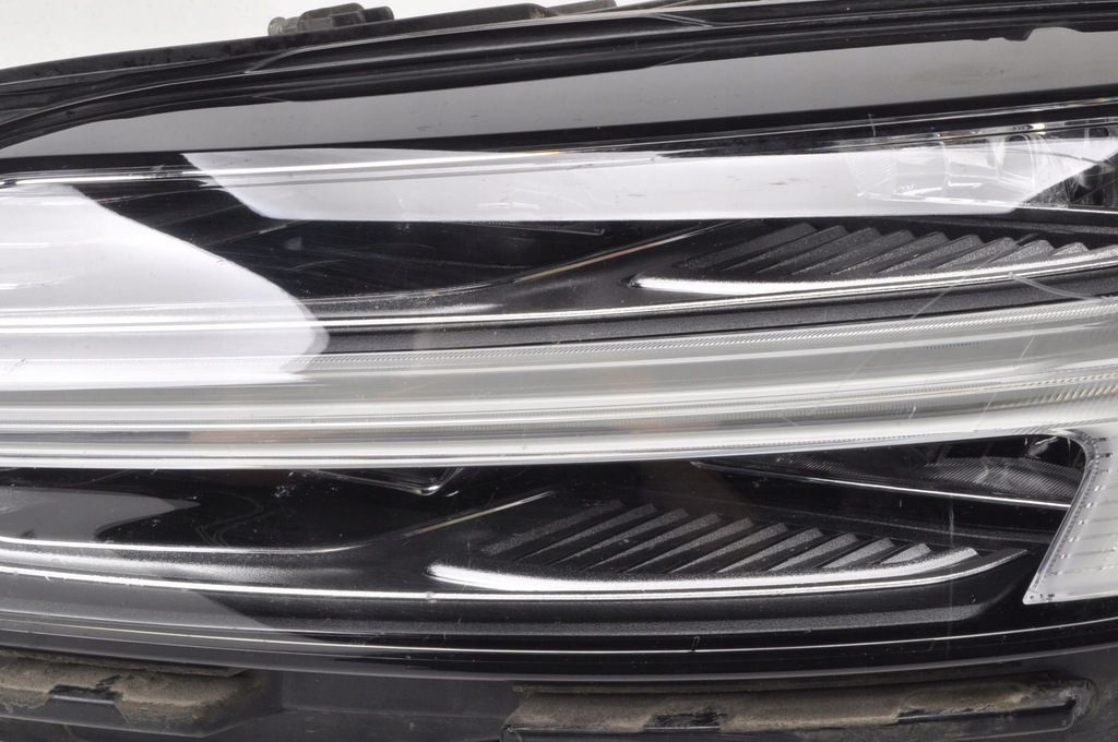 фото №3, Volvo s60 iii v60 ii лампа левая передняя левый перед mid led