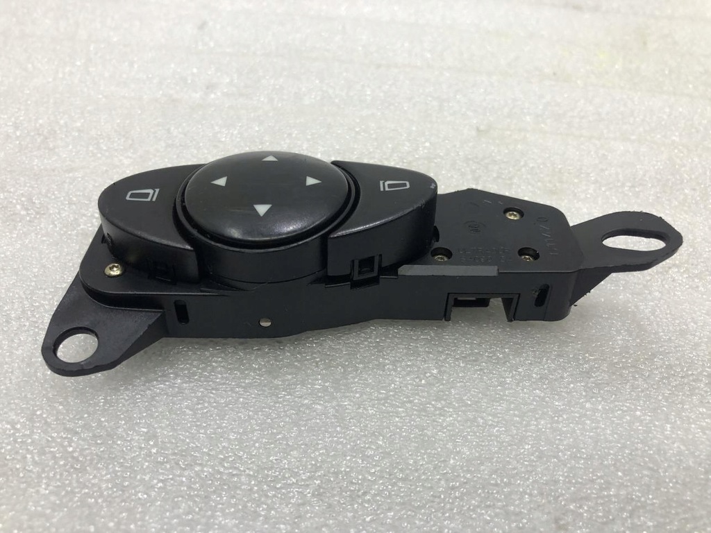 фото №6, Молдинг багажника ліва mercedes w204 2048600124