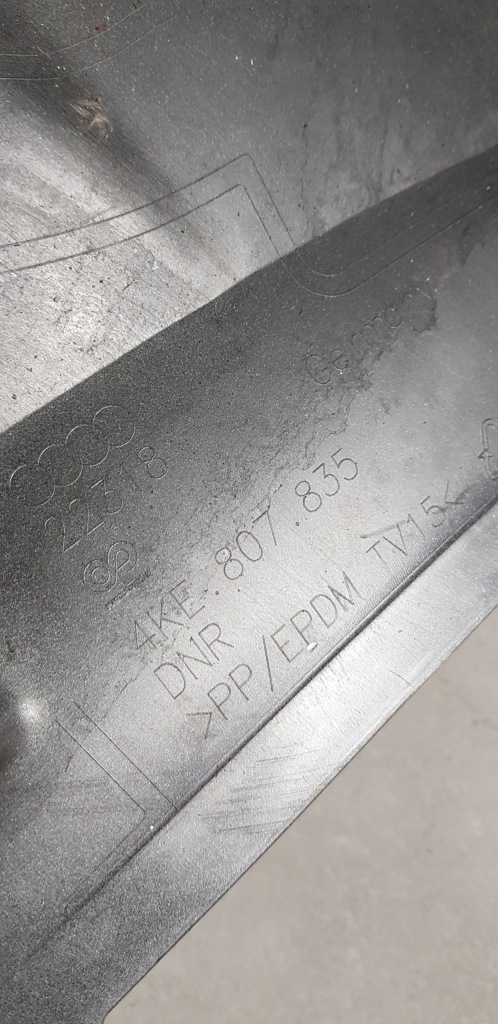 фото №11, Audi e-tron спойлер бампера задня 4ke807835