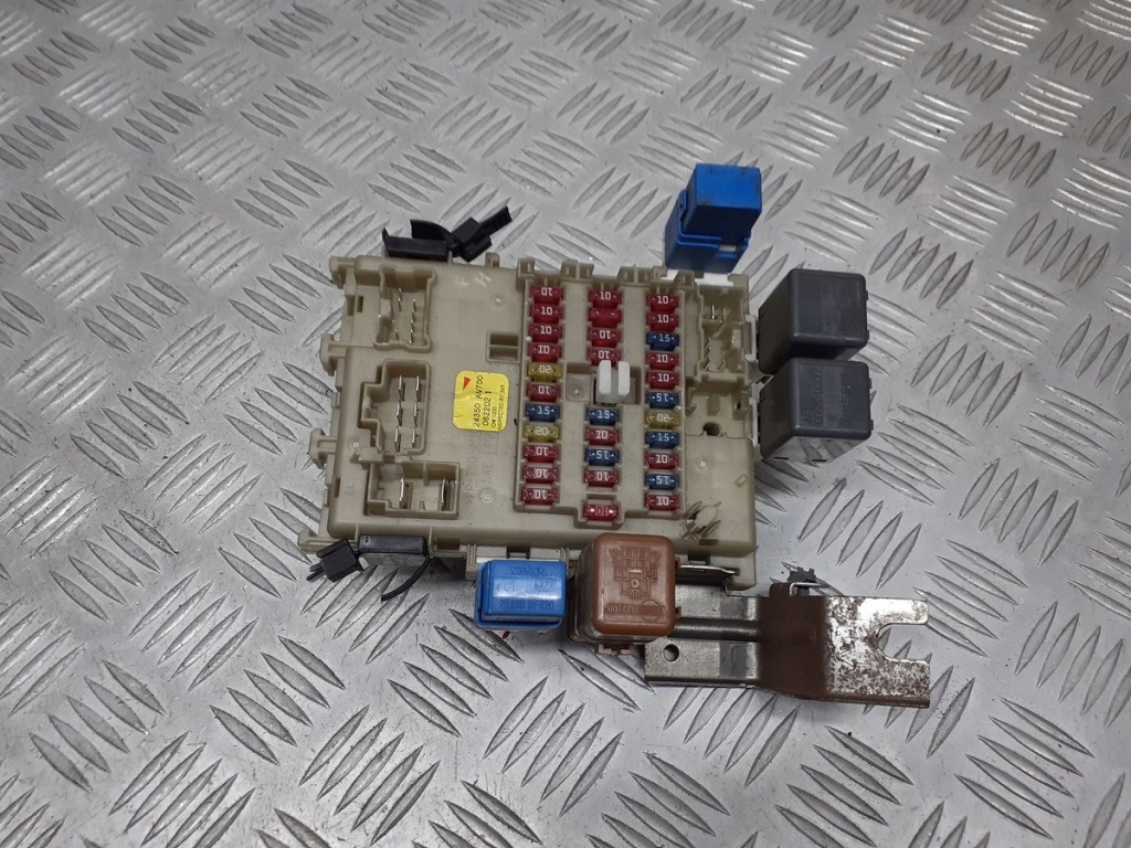 фото №1, Коробка предохранителей nissan primera p12 2.2 di