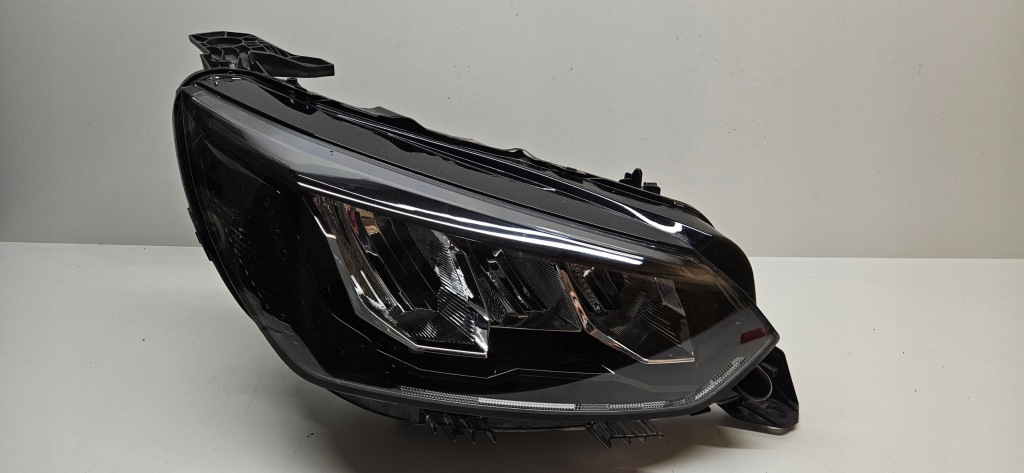 фото №1, Peugeot 208 2008 фара full led правий лампа права 9855524880