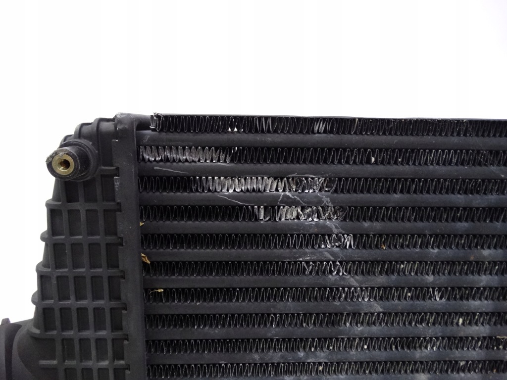 Maserati ghibli levante quattroporte 3.0 интеркулер правый 670039135 Оригинал