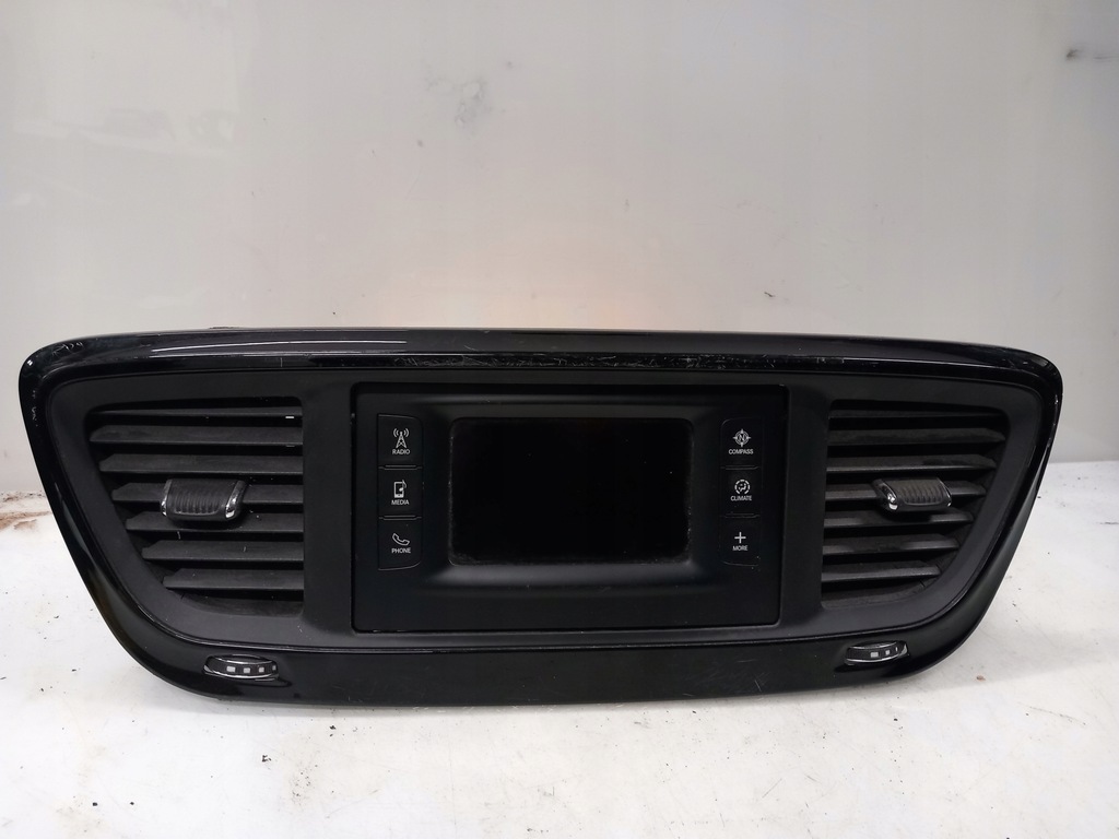 фото №1, Дисплей + решётки обдув chrysler pacifica