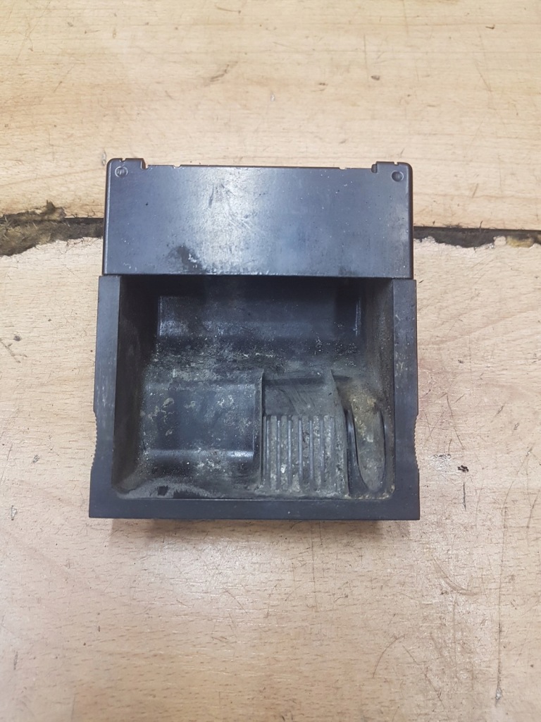 фото №1, Вкладыш пепельницы audi a3 8l lift