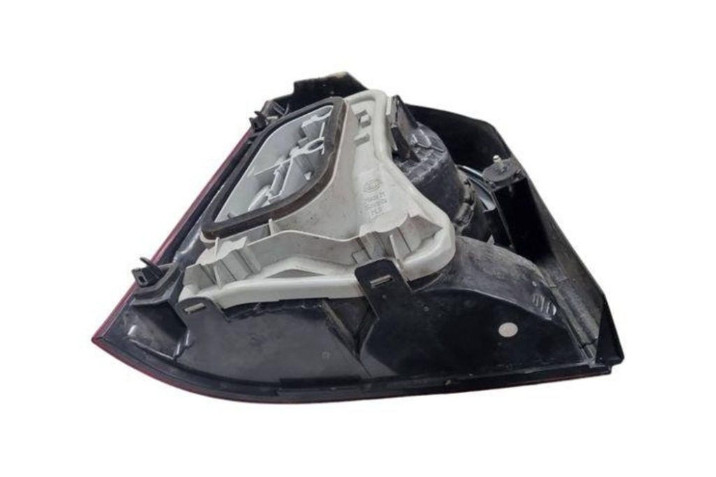 фото №8, Лампа правая задняя vw polo 9n_ 6q6945258f 1.4l дизель 51kw 2007